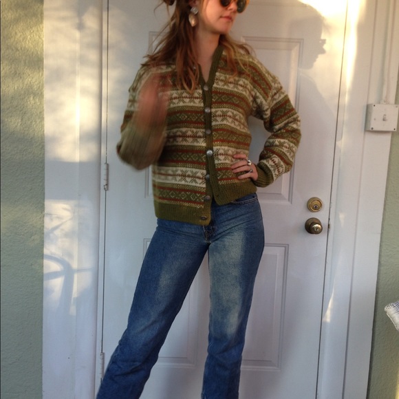 Hand knit Norway sweater - Picture 2 of 8